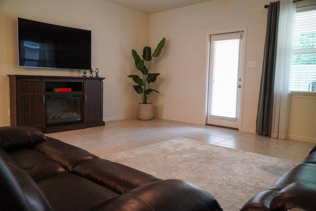 13624 Helix Bridge Way, Crowley, TX 76036 13624 Helix Bridge Way, Crowley, TX 76036
