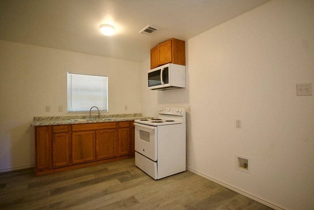 14192 Campfire Circle, Log Cabin, TX 75148 14192 Campfire Circle, Log Cabin, TX 75148