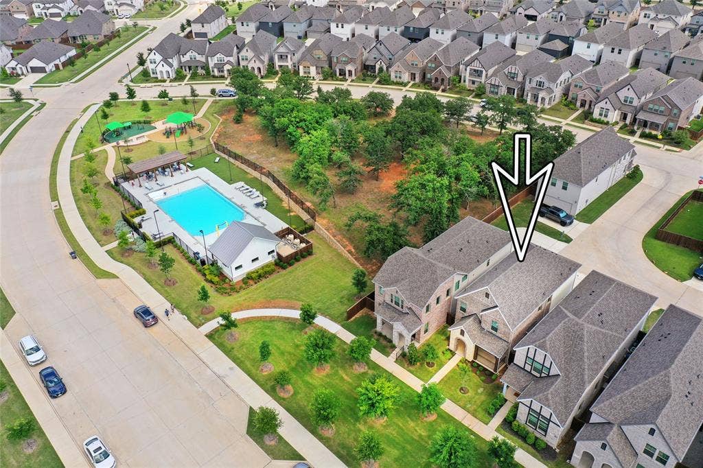 2669 Kings Canyon Mews, Corinth, TX 76210 Located 2 doors down from the POOL!!