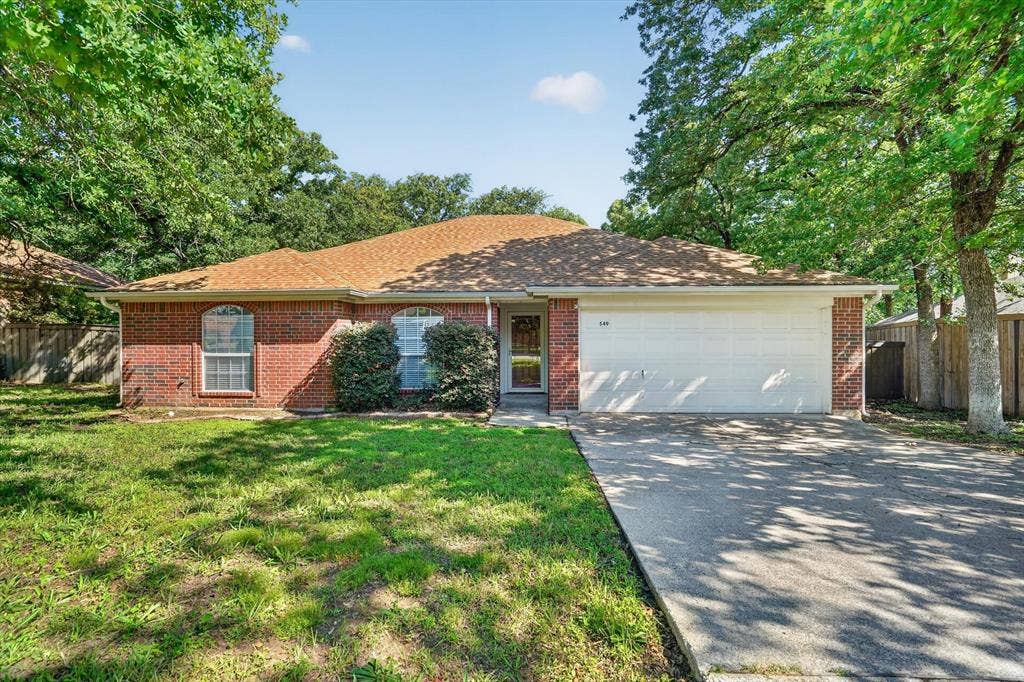 549 Dylan Court, Azle, TX 76020 549 Dylan Court, Azle, TX 76020