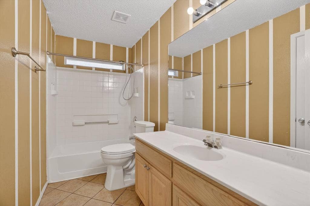549 Dylan Court, Azle, TX 76020 549 Dylan Court, Azle, TX 76020