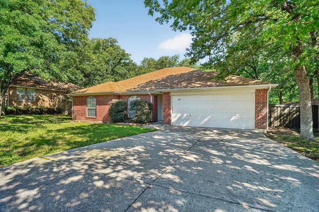 549 Dylan Court, Azle, TX 76020 549 Dylan Court, Azle, TX 76020