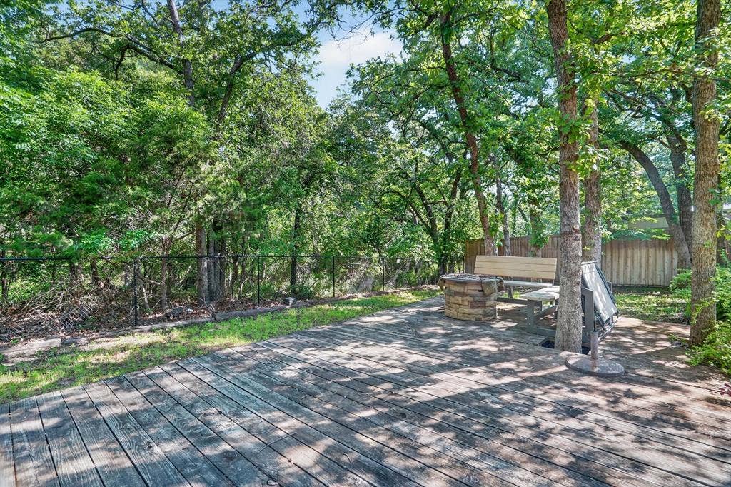 549 Dylan Court, Azle, TX 76020 549 Dylan Court, Azle, TX 76020