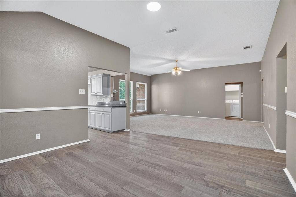 549 Dylan Court, Azle, TX 76020 549 Dylan Court, Azle, TX 76020