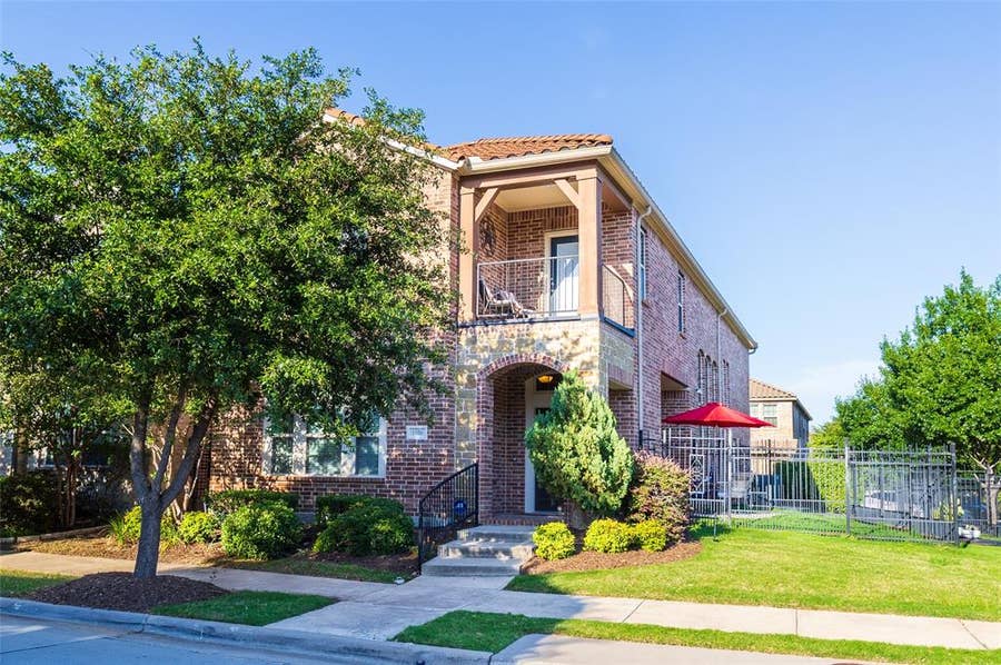 Property photo for 6606 Deleon Street, Irving, TX