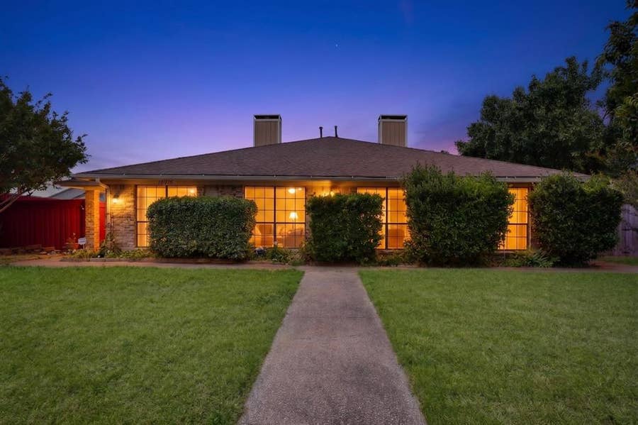 Property photo for 18915 TUPELO Lane, Dallas, TX