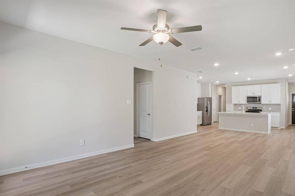 3056 Belton Drive, Farmersville, TX 75442 Photo is not of the actual home, but is an inspirational photo of builder’s model home and may depict options, furnishings, and/or decorator features that are not included.