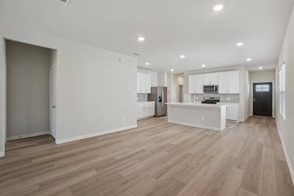 3056 Belton Drive, Farmersville, TX 75442 Photo is not of the actual home, but is an inspirational photo of builder’s model home and may depict options, furnishings, and/or decorator features that are not included.