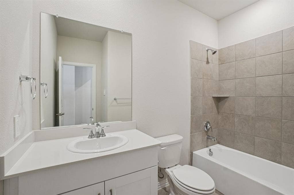 3056 Belton Drive, Farmersville, TX 75442 Photo is not of the actual home, but is an inspirational photo of builder’s model home and may depict options, furnishings, and/or decorator features that are not included.