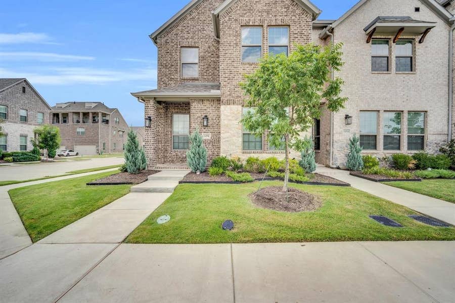 Property photo for 1498 Weston Road, Farmers Branch, TX