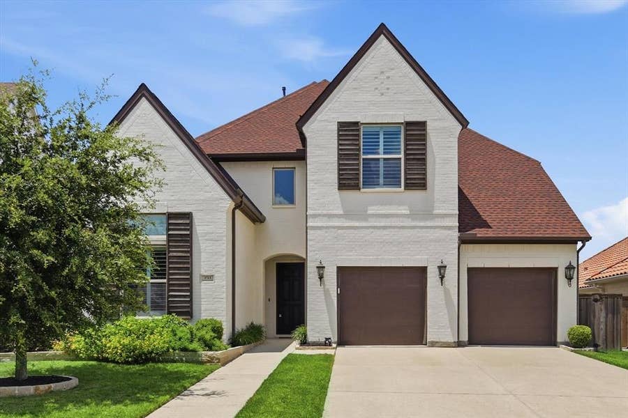 Property photo for 1713 Roundtree Circle E, Fort Worth, TX