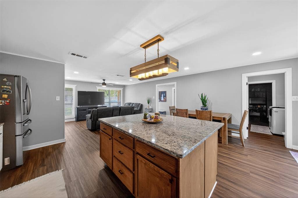 614 Colonial Drive, Athens, TX 75751 614 Colonial Drive, Athens, TX 75751