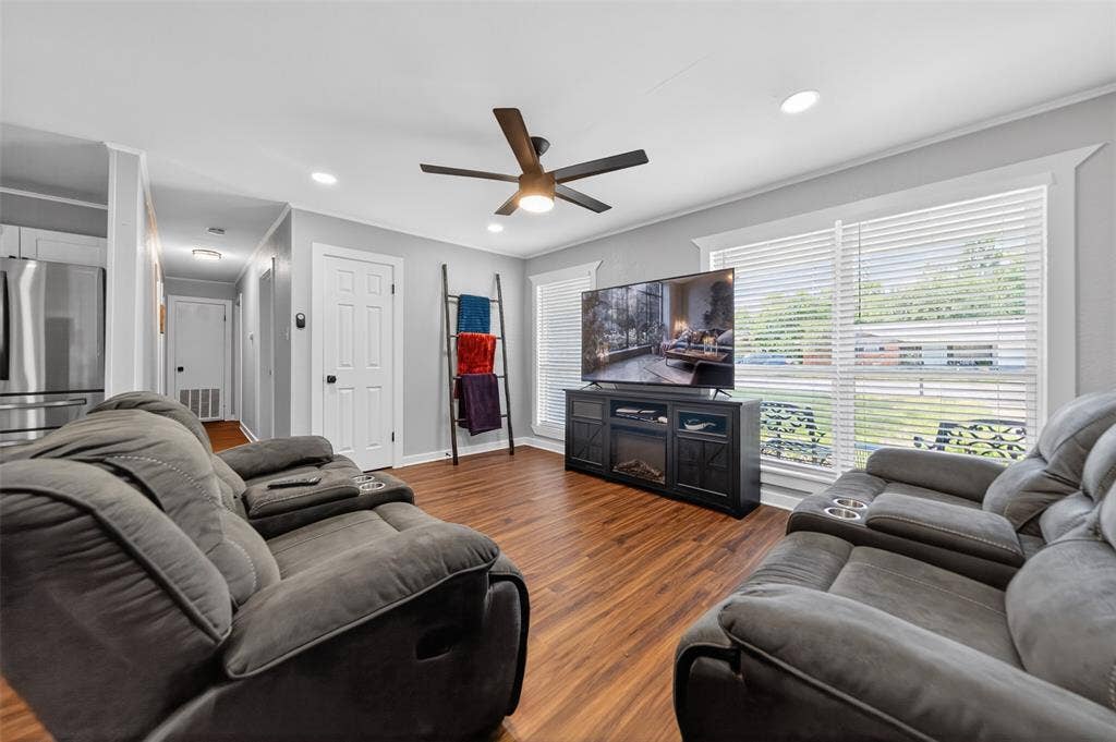 614 Colonial Drive, Athens, TX 75751 614 Colonial Drive, Athens, TX 75751
