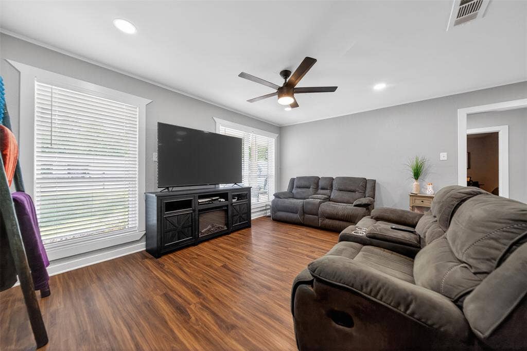 614 Colonial Drive, Athens, TX 75751 614 Colonial Drive, Athens, TX 75751