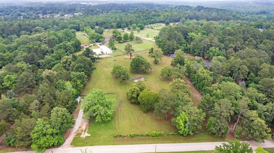 Property photo for 10204 County Road 135, Flint, TX
