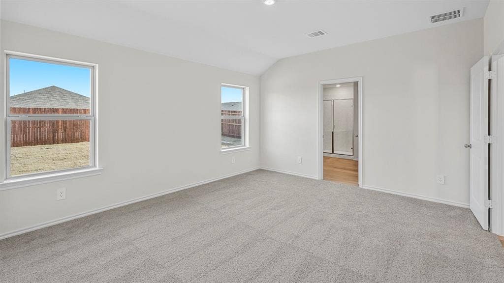 1953 Freeman Street, Tyler, TX 75704 Spacious room with vaulted ceilings and recessed lighting