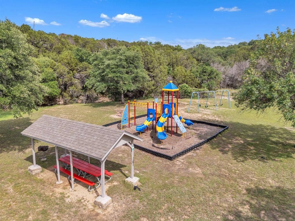 5621 San Jacinto Drive, Granbury, TX 76048 5621 San Jacinto Drive, Granbury, TX 76048