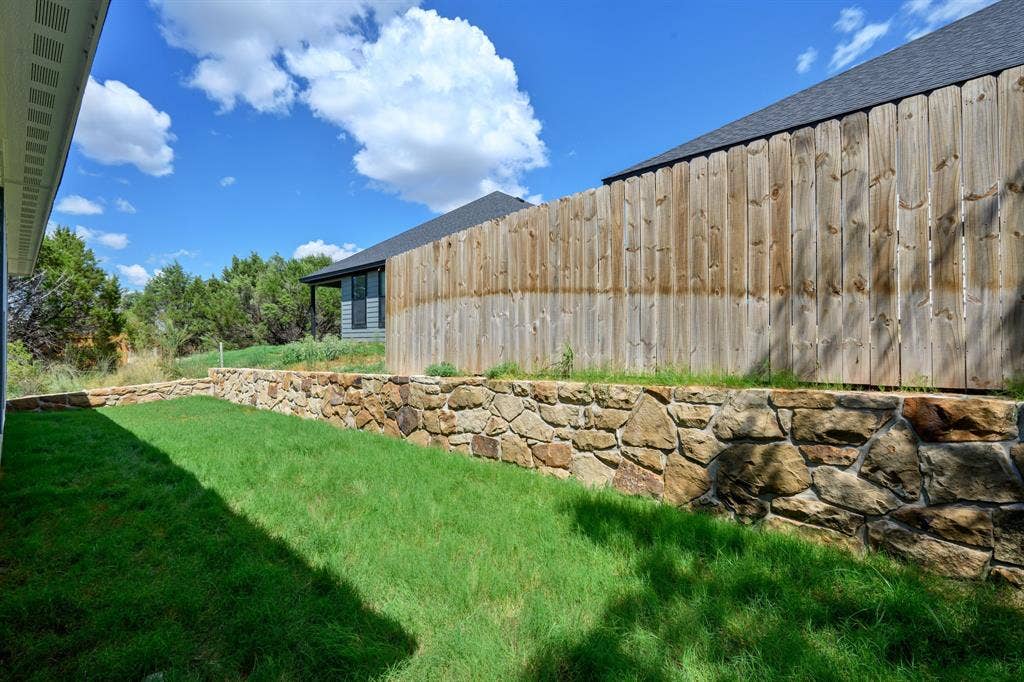 5621 San Jacinto Drive, Granbury, TX 76048 5621 San Jacinto Drive, Granbury, TX 76048