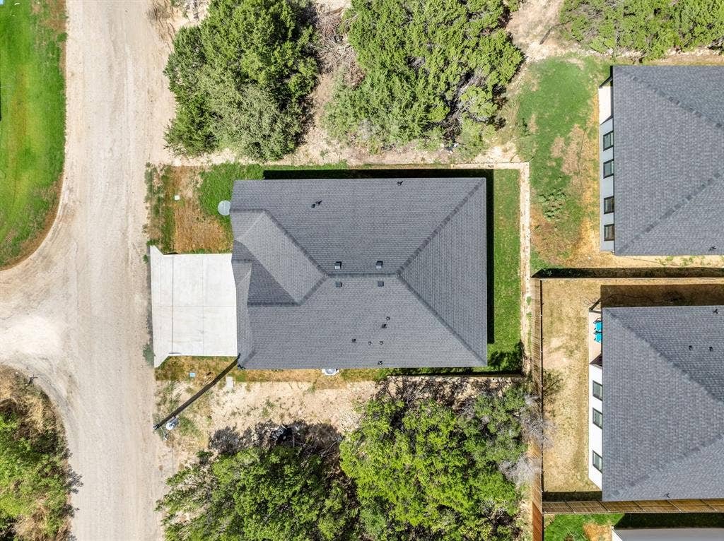 5621 San Jacinto Drive, Granbury, TX 76048 5621 San Jacinto Drive, Granbury, TX 76048