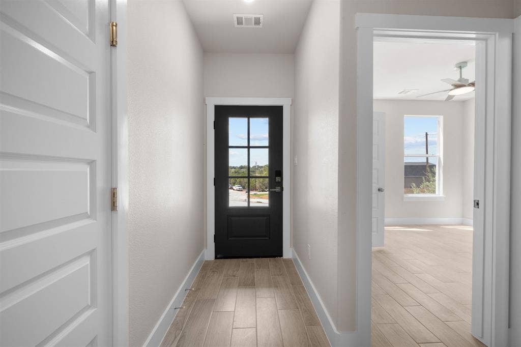 5621 San Jacinto Drive, Granbury, TX 76048 5621 San Jacinto Drive, Granbury, TX 76048