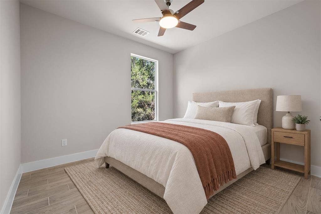 5621 San Jacinto Drive, Granbury, TX 76048 *Virtually staged*
