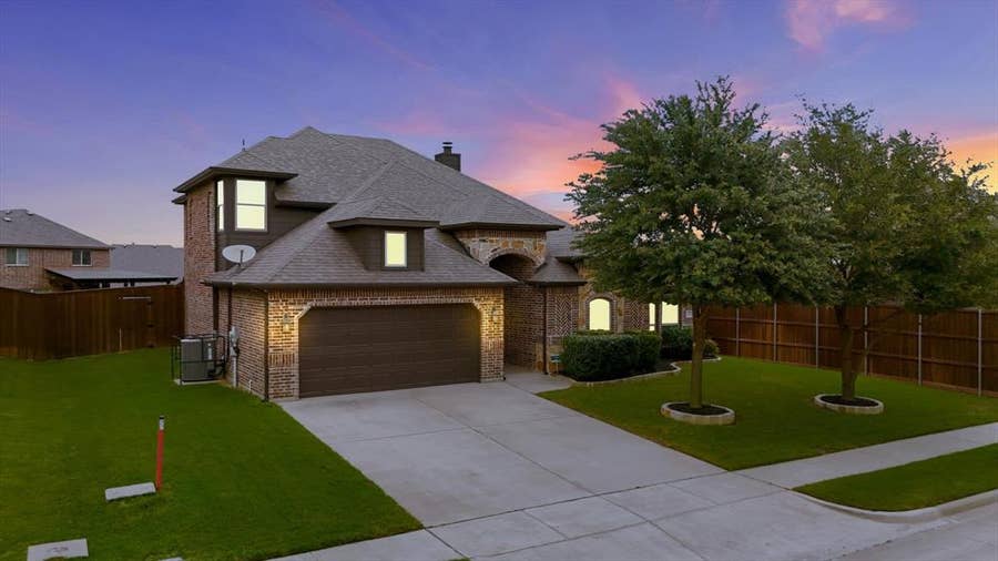 Property photo for 1105 Safrano Street, Midlothian, TX