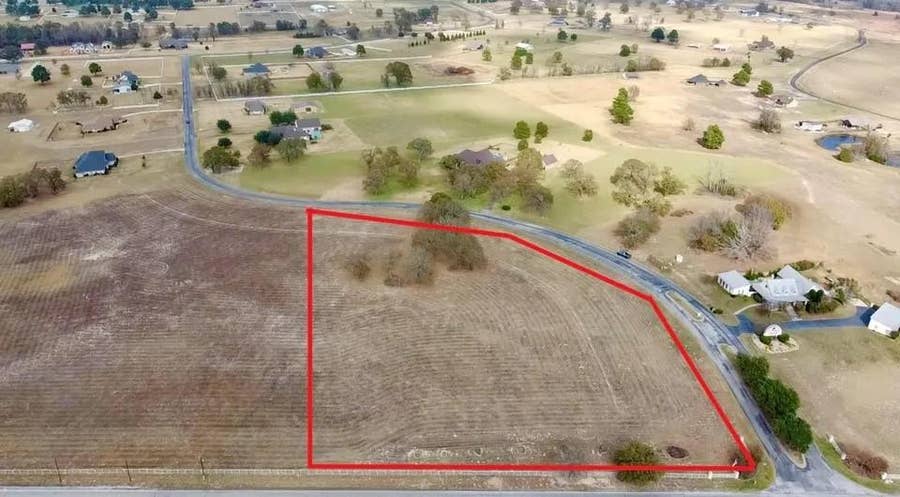 Property photo for 15511 Stallion Lake Boulevard, Lindale, TX