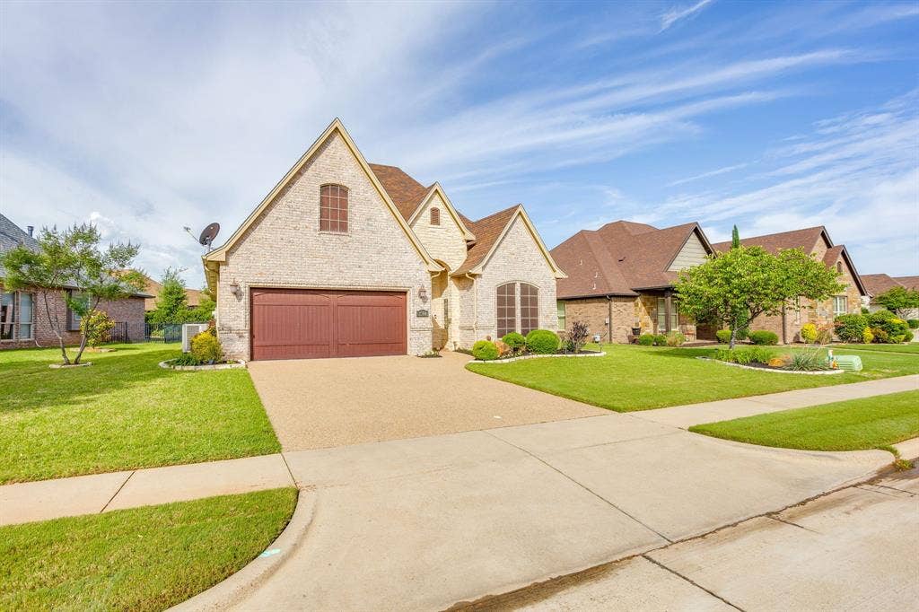 2304 Marseilles Court, Granbury, TX 76048 2304 Marseilles Court, Granbury, TX 76048