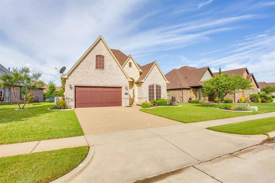 Property photo for 2304 Marseilles Court, Granbury, TX