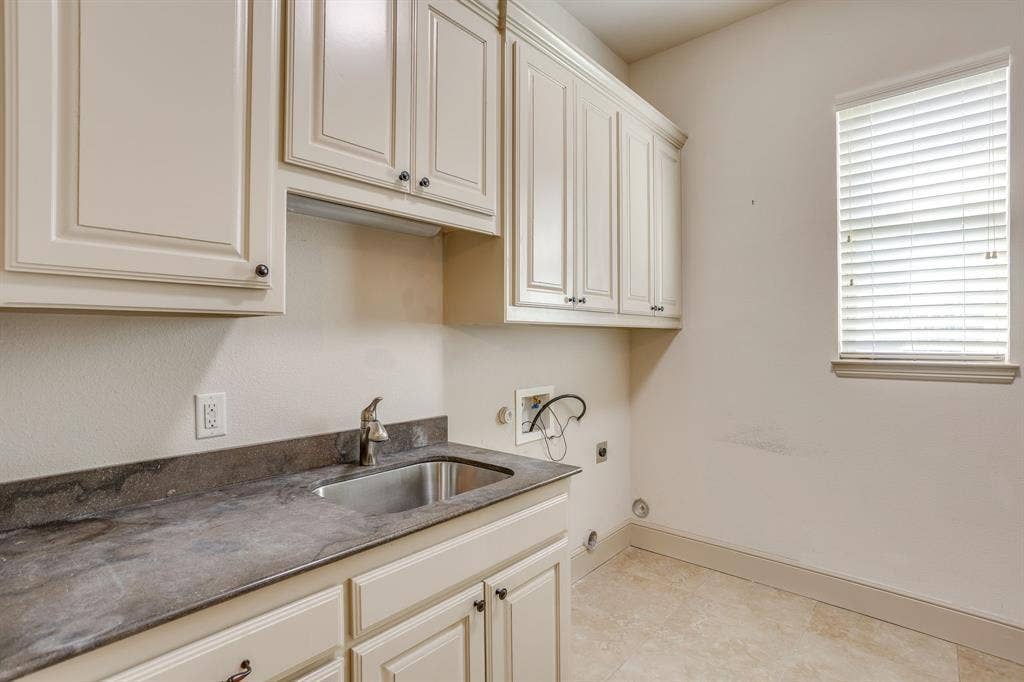 2304 Marseilles Court, Granbury, TX 76048 2304 Marseilles Court, Granbury, TX 76048