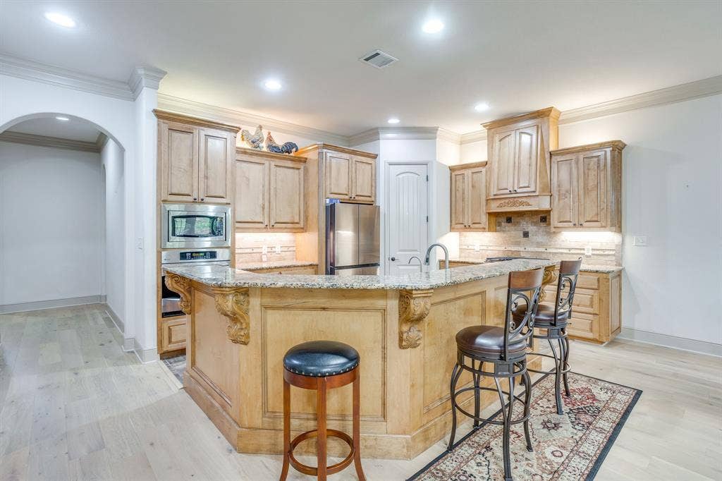 2304 Marseilles Court, Granbury, TX 76048 2304 Marseilles Court, Granbury, TX 76048