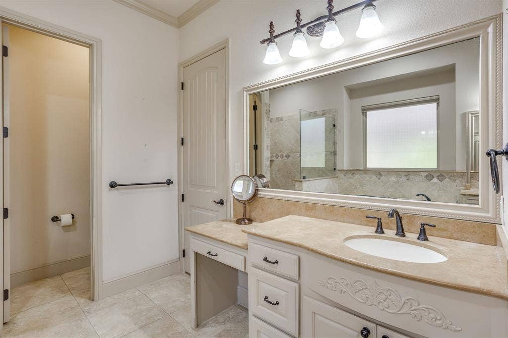 2304 Marseilles Court, Granbury, TX 76048 2304 Marseilles Court, Granbury, TX 76048