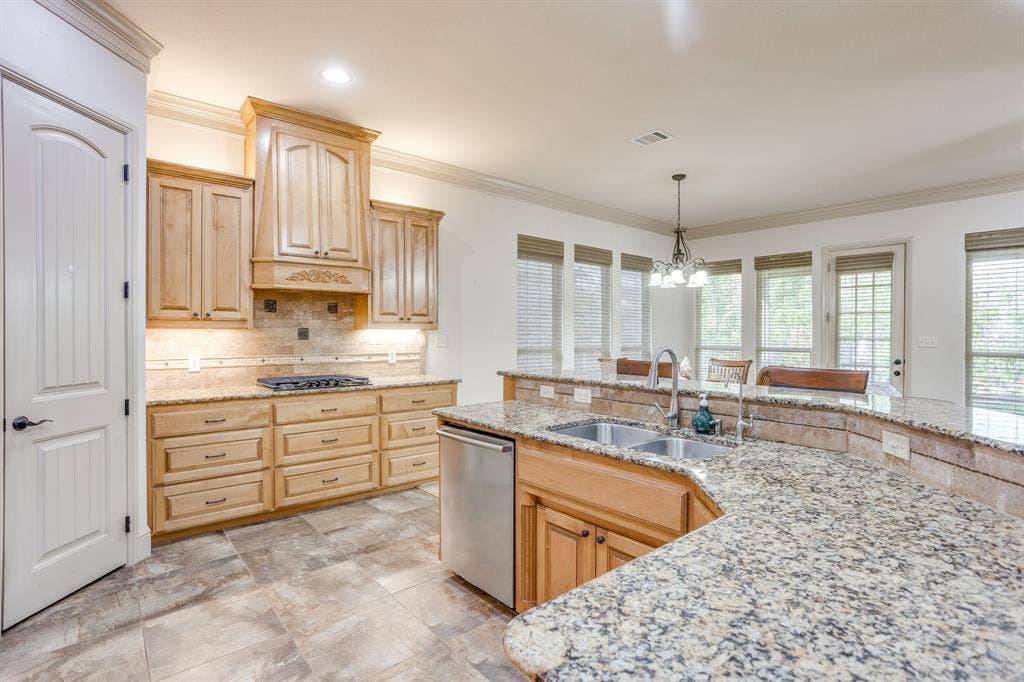 2304 Marseilles Court, Granbury, TX 76048 2304 Marseilles Court, Granbury, TX 76048