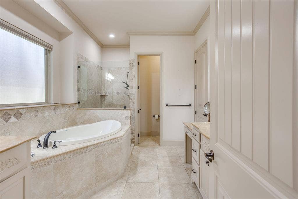 2304 Marseilles Court, Granbury, TX 76048 2304 Marseilles Court, Granbury, TX 76048