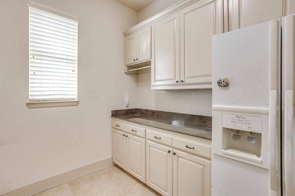 2304 Marseilles Court, Granbury, TX 76048 2304 Marseilles Court, Granbury, TX 76048
