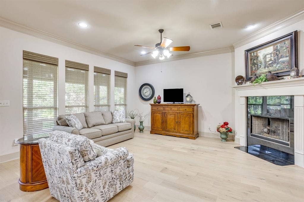 2304 Marseilles Court, Granbury, TX 76048 2304 Marseilles Court, Granbury, TX 76048