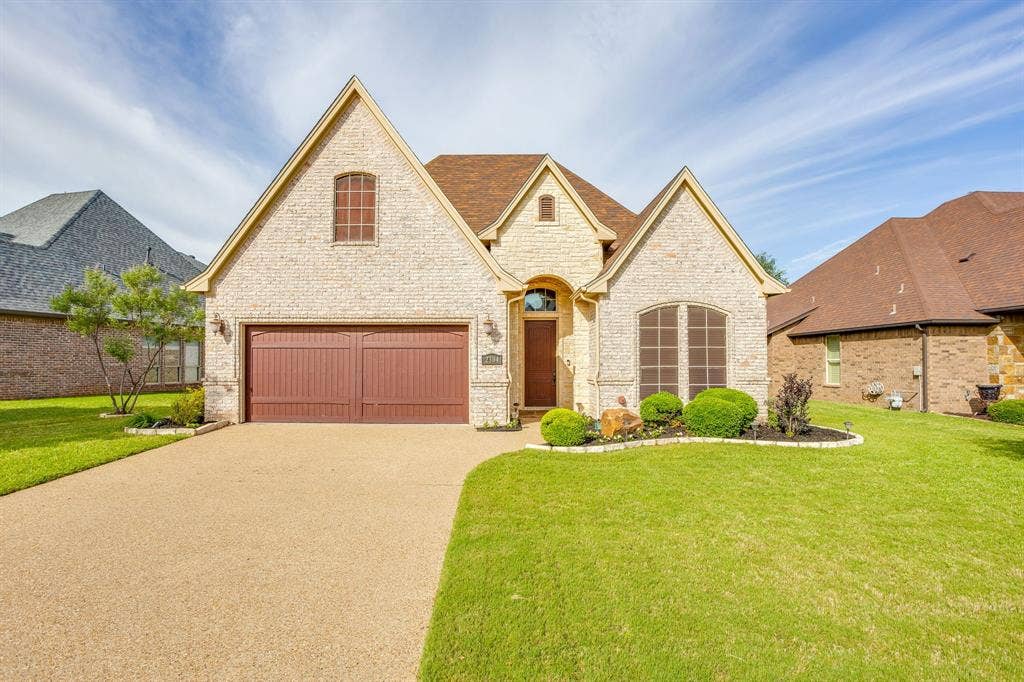 2304 Marseilles Court, Granbury, TX 76048 2304 Marseilles Court, Granbury, TX 76048