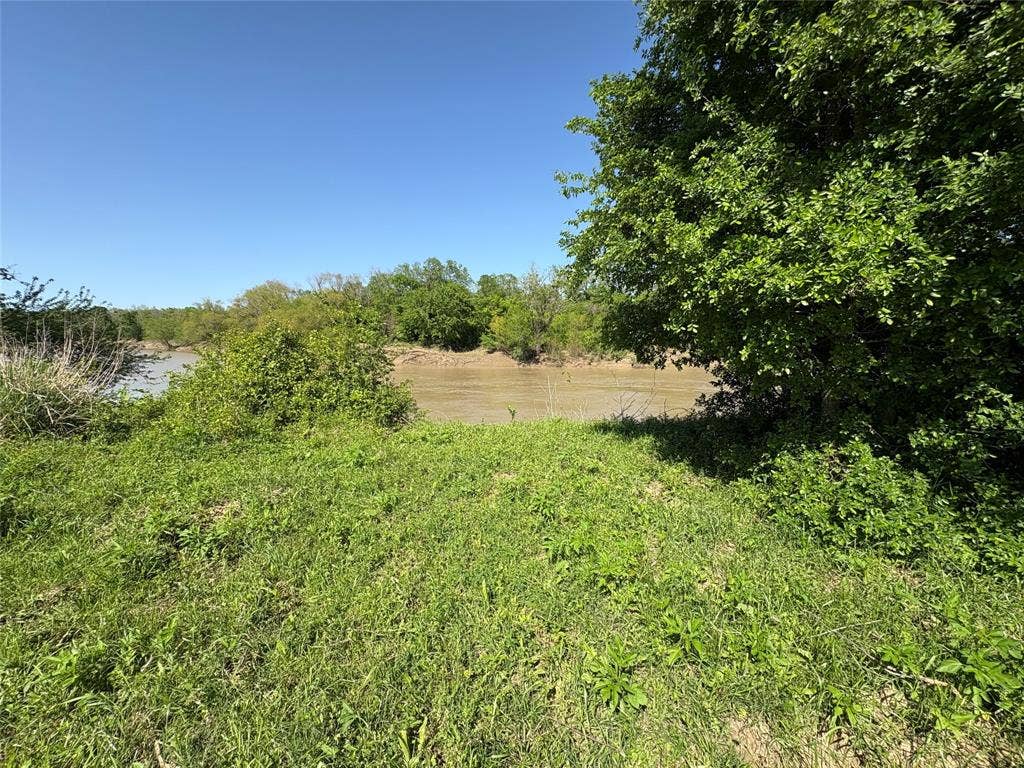 1500 Private Road 8496, Athens, TX 75832 Ten acres in gated River Point provide space, privacy, and room to build.