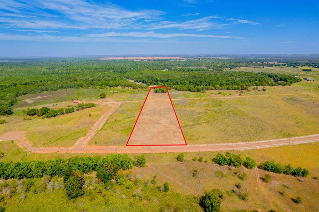 1500 Private Road 8496, Athens, TX 75832 Country acreage near Richland Chambers Lake offers both privacy and recreation nearby.