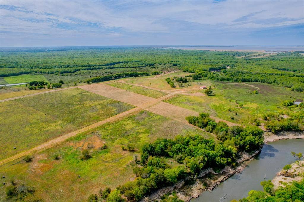 1500 Private Road 8496, Athens, TX 75832 Gated acreage community offering the perfect homesite for a barndominium, ranch home, or country retreat.