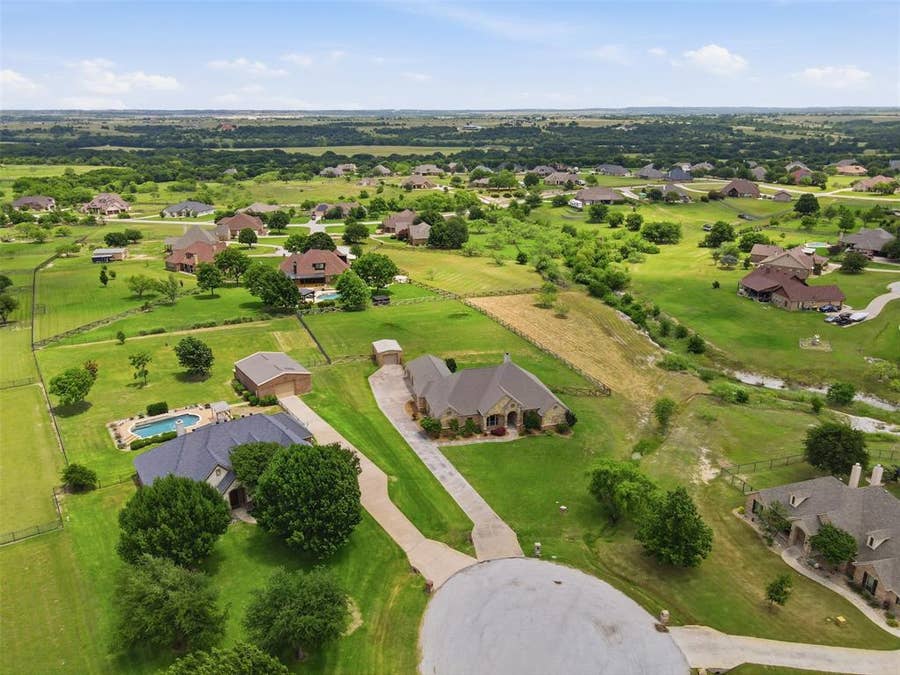 Property photo for 6900 Breezy Bluff Court, Fort Worth, TX