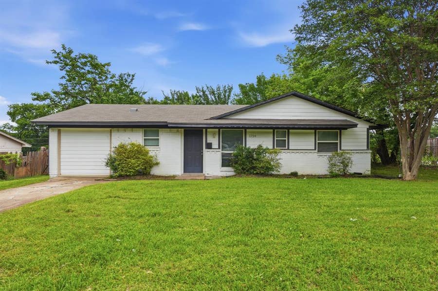 Property photo for 1724 Spring Lake Drive, Mesquite, TX