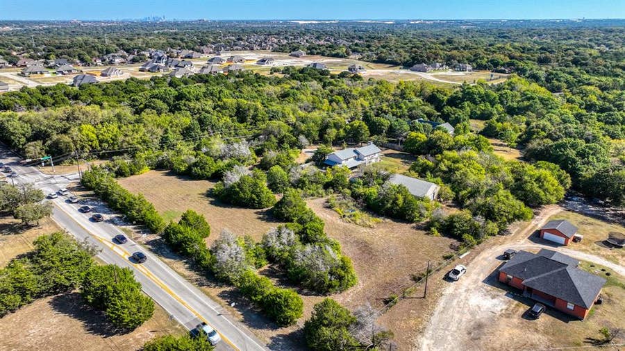 Property photo for 1922 W Pleasant Run Road, DeSoto, TX
