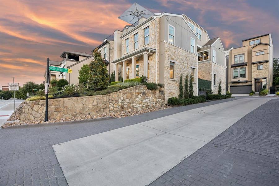 Property photo for 1925 Woodland Heights Place, Dallas, TX