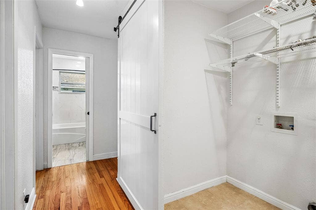 13430 Challaburton Drive, Farmers Branch, TX 75234 Laundry room