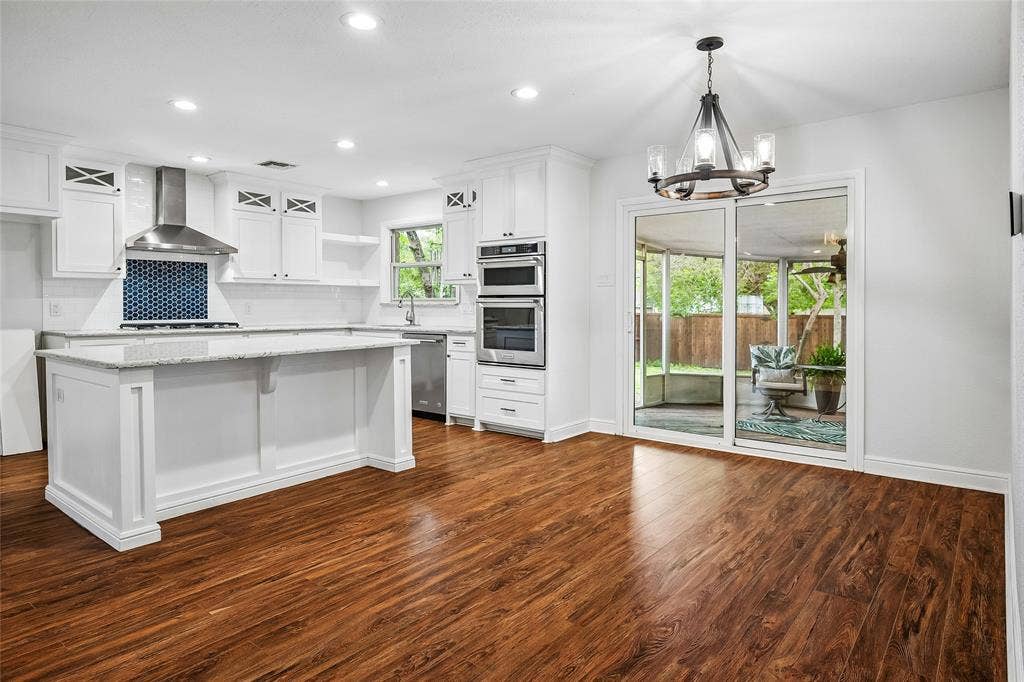 13430 Challaburton Drive, Farmers Branch, TX 75234 Living room