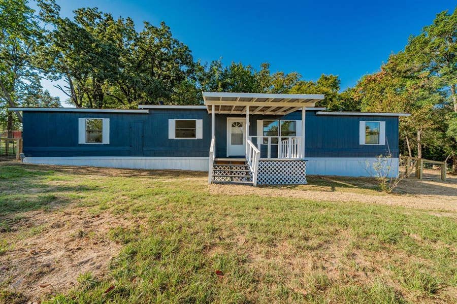 Property photo for 106 Creekwood Drive, Mabank, TX