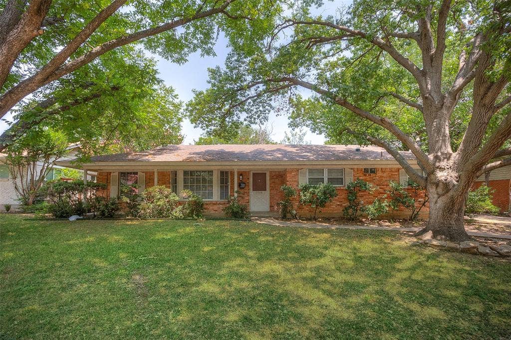 6948 Valhalla Road, Fort Worth, TX 76116 6948 Valhalla Road, Fort Worth, TX 76116