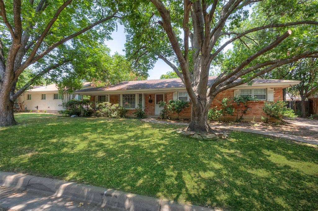 6948 Valhalla Road, Fort Worth, TX 76116 6948 Valhalla Road, Fort Worth, TX 76116