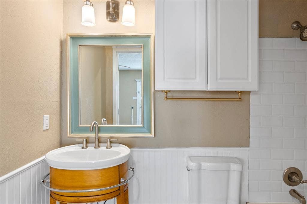 6948 Valhalla Road, Fort Worth, TX 76116 6948 Valhalla Road, Fort Worth, TX 76116